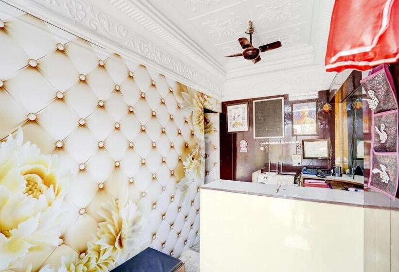 Hotel Oyo 80038  Fridays