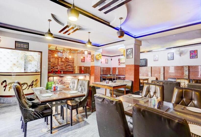 Hotel Oyo 80038  Fridays