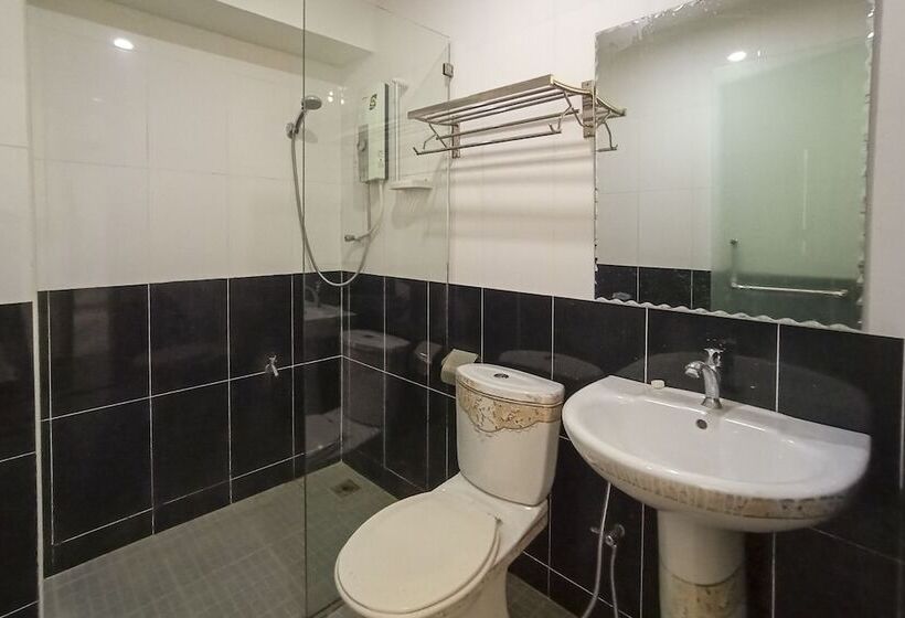 فندق Oyo 90248 Kapitan Inn