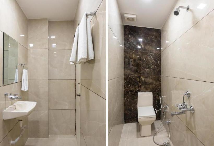 ホテル Oyo Flagship 80138 Sr