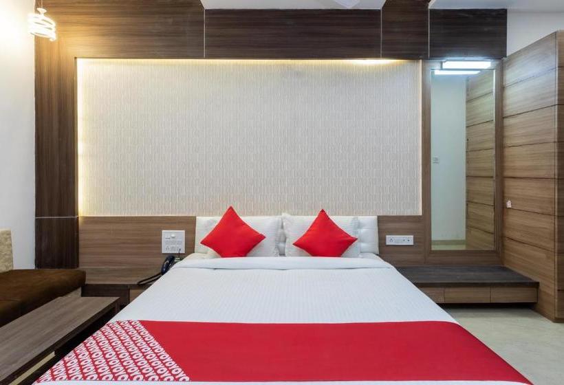 ホテル Oyo Flagship 80138 Sr