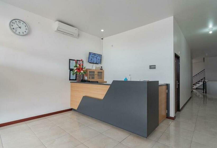 Отель Reddoorz At Vall Guest House Balikpapan