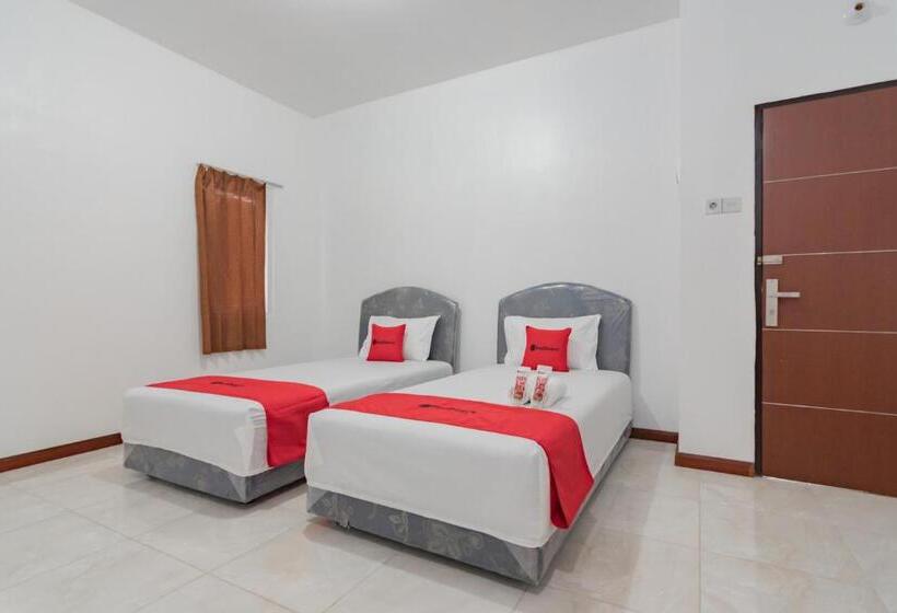 Отель Reddoorz At Vall Guest House Balikpapan