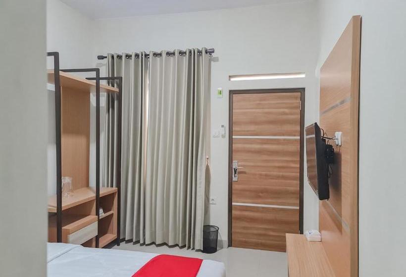 Отель Reddoorz Syariah @ Boemi Guesthouse Tasikmalaya