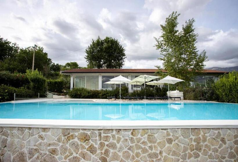 בית מלון כפרי Relais Colle Buono