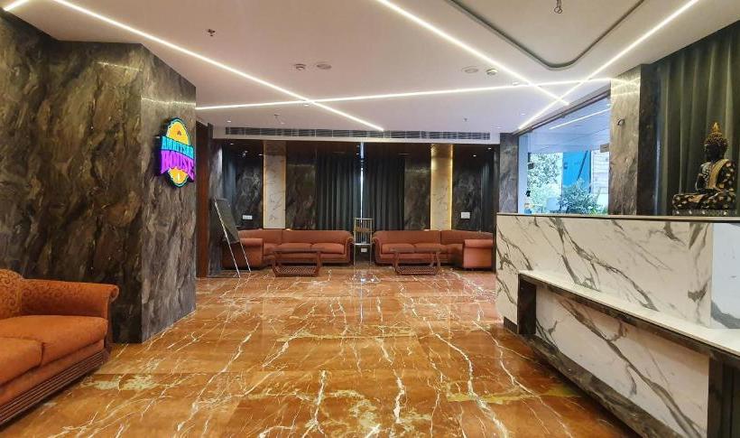 فندق Royal Empire