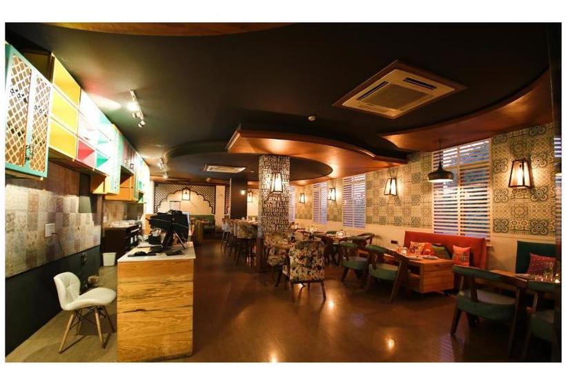 فندق Royal Empire