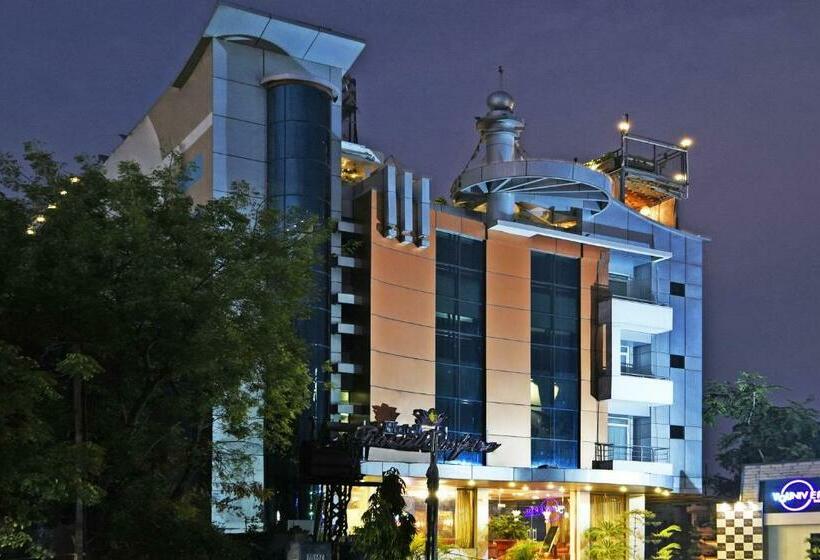 فندق Royal Empire