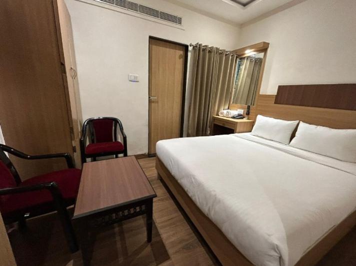 בית מלון כפרי Simran Regency