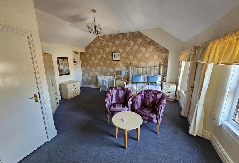 בית מלון כפרי The Beach Weston