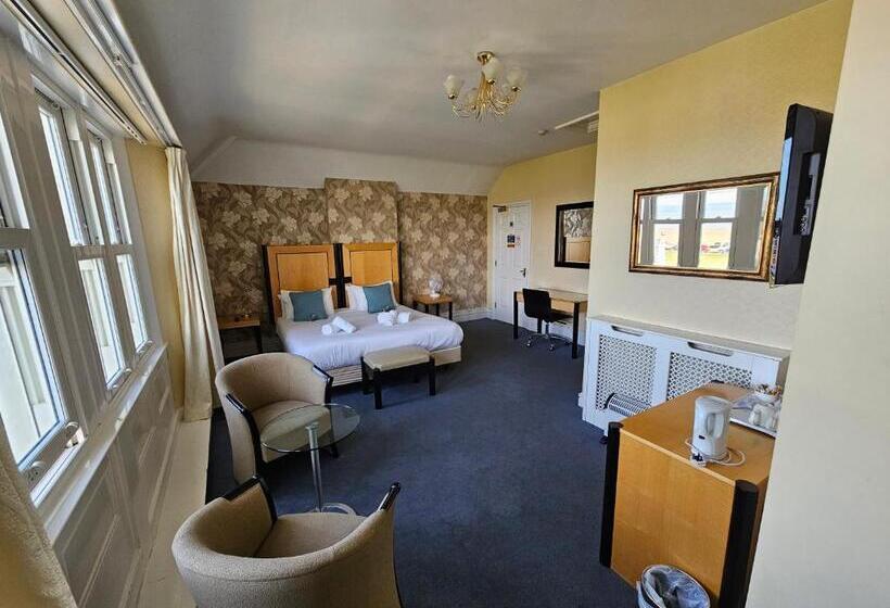 בית מלון כפרי The Beach Weston