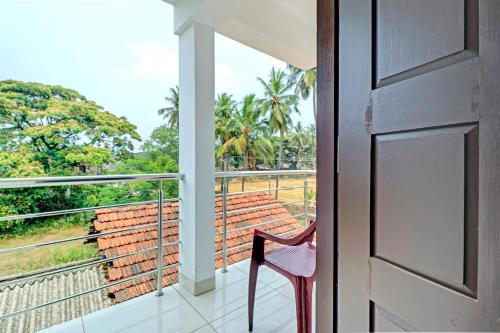 호텔 Spot On 80018 Vardhaman Dhanashala Residency