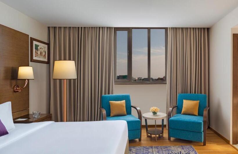 هتل Vivanta Thiruvananthapuram