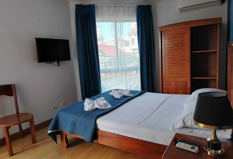 Park View Hotel & Restaurant