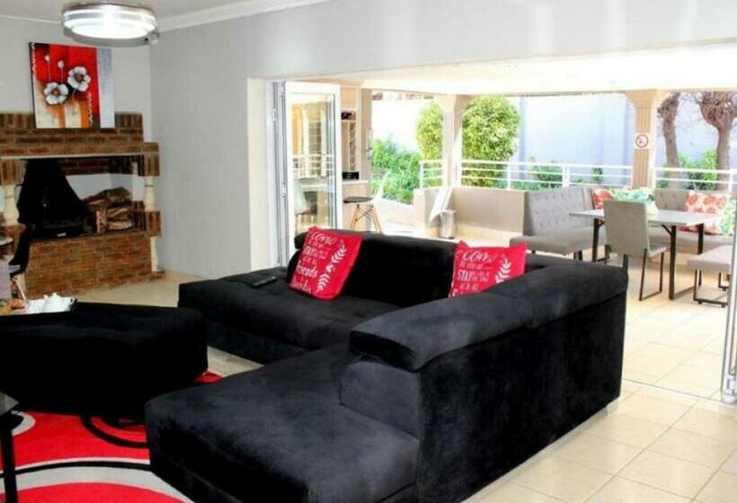 ペンション Comfort E Casa