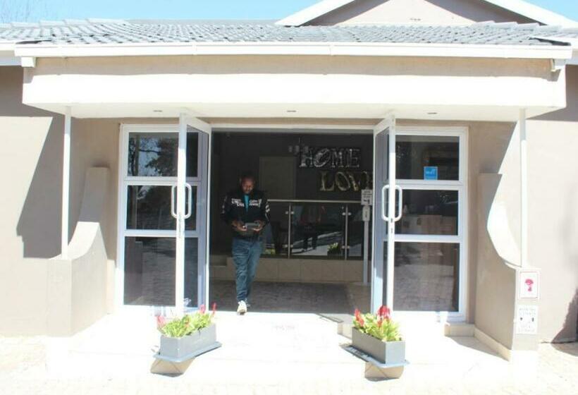 ペンション Comfort E Casa