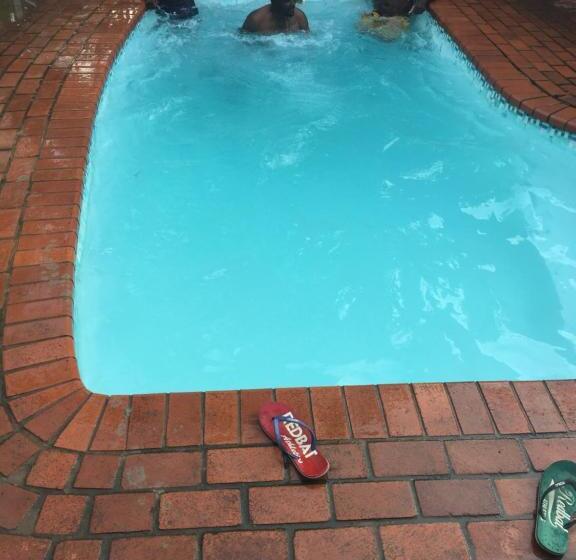 펜션 Luvuyos Guest House Pmb