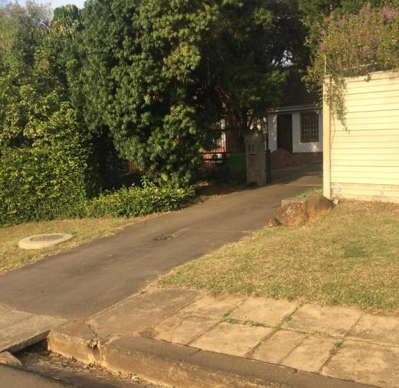 펜션 Luvuyos Guest House Pmb