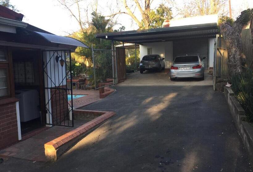 펜션 Luvuyos Guest House Pmb