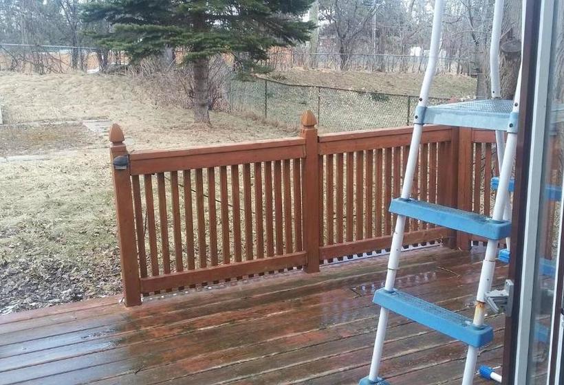 بنسيون Room In Guest Room - Big House Near 401-east And Pickering Town Centre