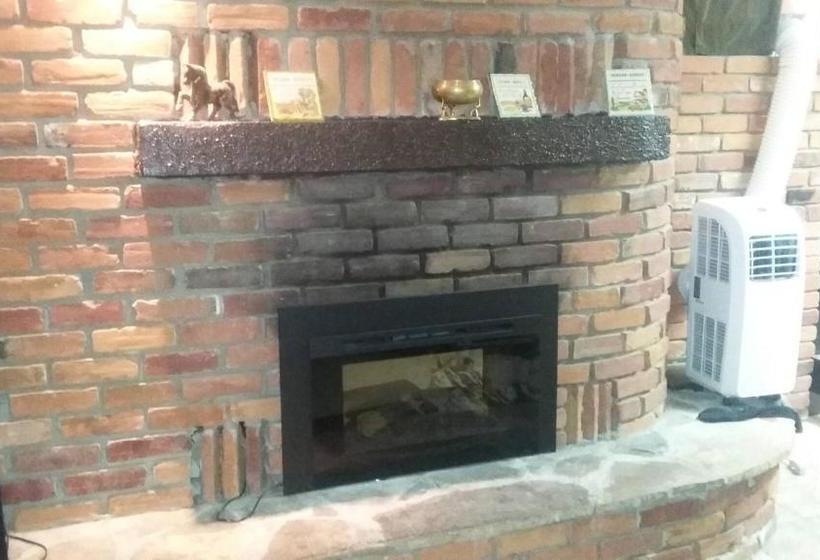 بنسيون Room In Guest Room - Big House Near 401-east And Pickering Town Centre