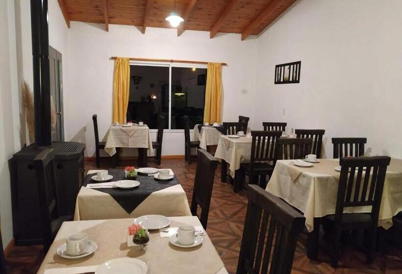 הוסטל Posada Inguz