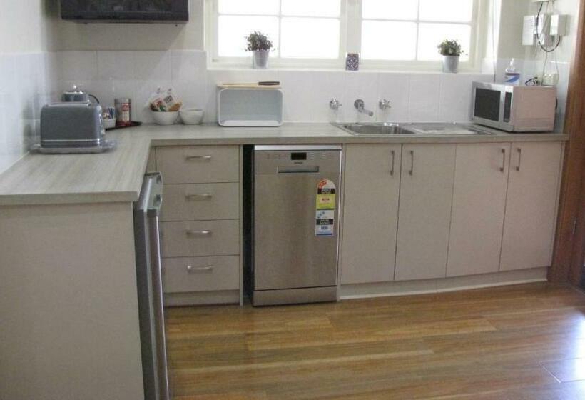 Bed and Breakfast 1839 Cottages