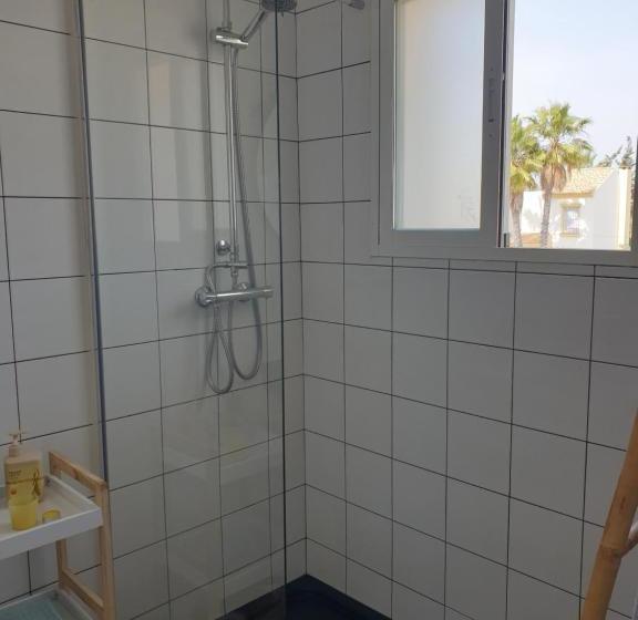 مبيت وإفطار Oh!beach Guest House