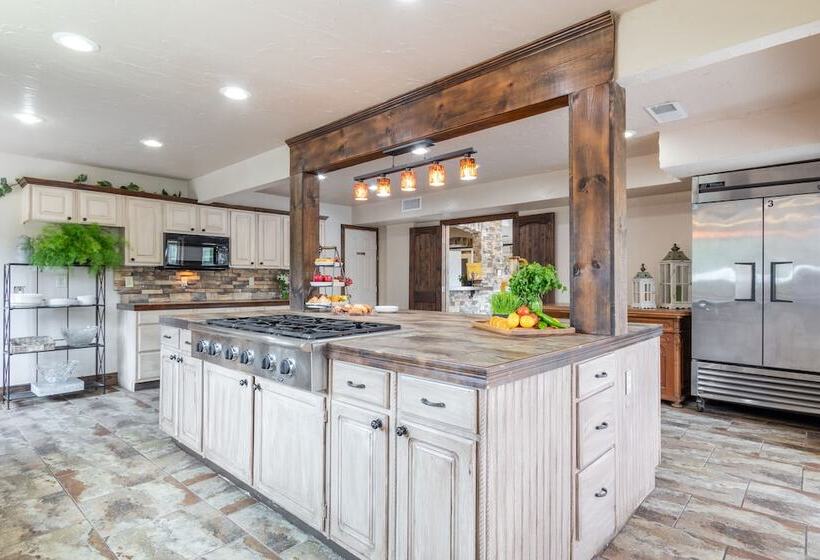 민박 Towering Oaks Event & Retreat Center