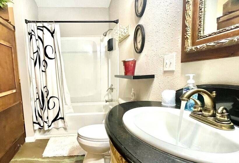 민박 Towering Oaks Event & Retreat Center