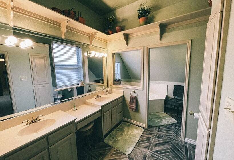 민박 Towering Oaks Event & Retreat Center