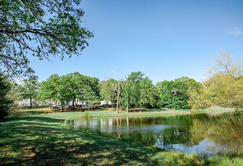 민박 Towering Oaks Event & Retreat Center