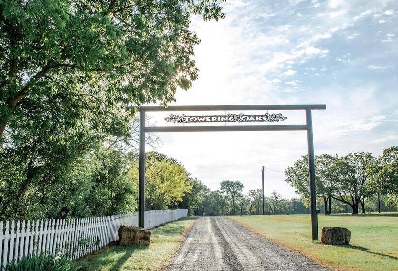 민박 Towering Oaks Event & Retreat Center