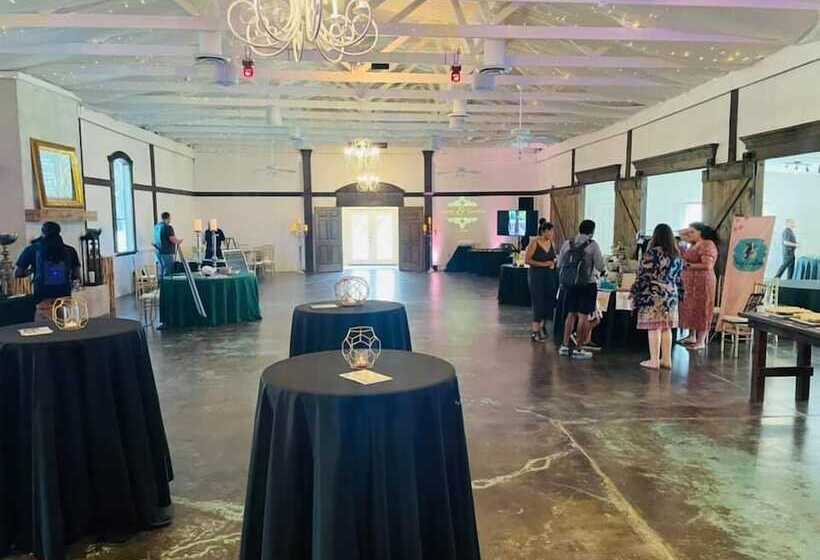 민박 Towering Oaks Event & Retreat Center