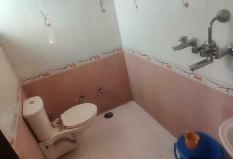 فندق Aarjee Crescent Jaipur