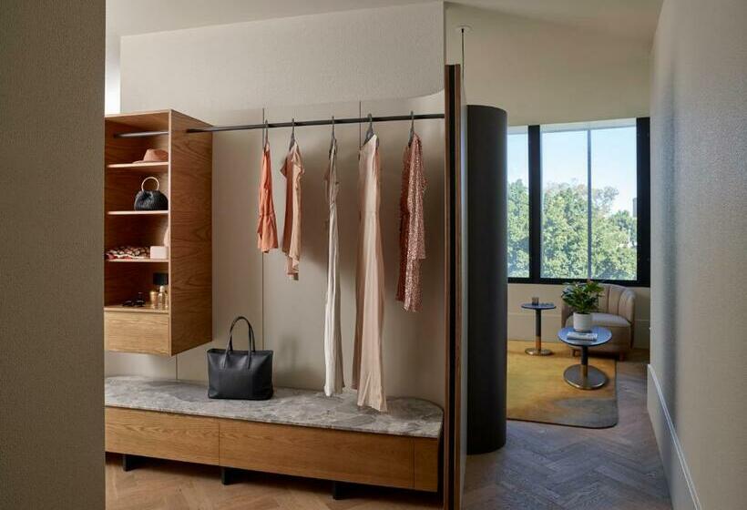 هتل Crystalbrook Kingsley