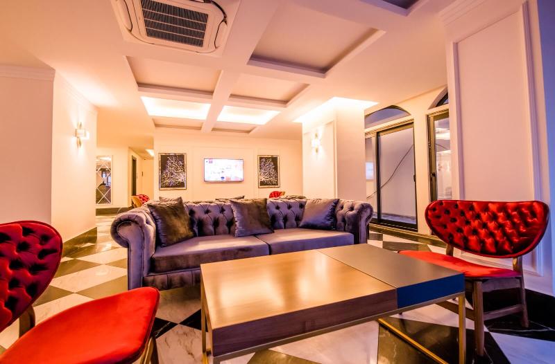 בית מלון כפרי Fly Inn