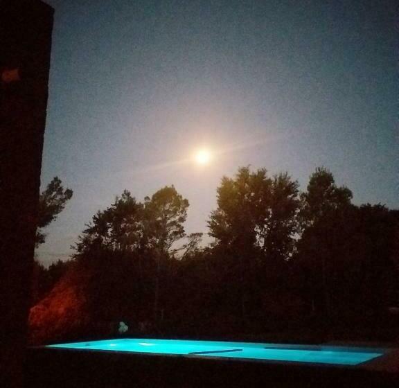 فندق Hostal El Algarrobo