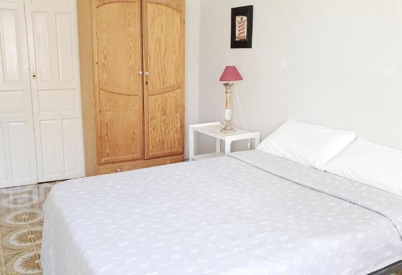 هتل Hostal Martes Cáceres Plaza Mayor   Tercer Piso Sin Ascensor