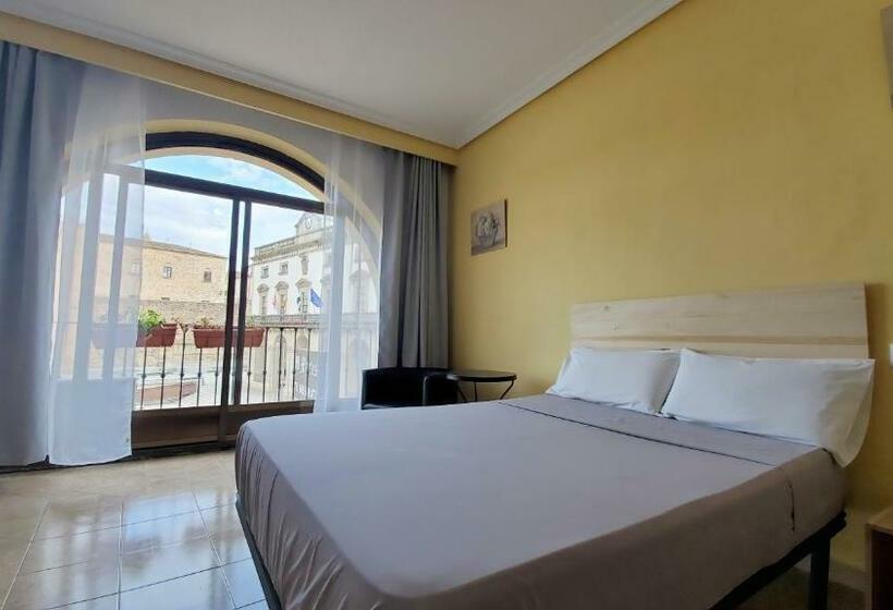 هتل Hostal Martes Cáceres Plaza Mayor   Tercer Piso Sin Ascensor