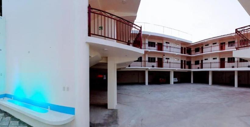 בית מלון כפרי John & Rose