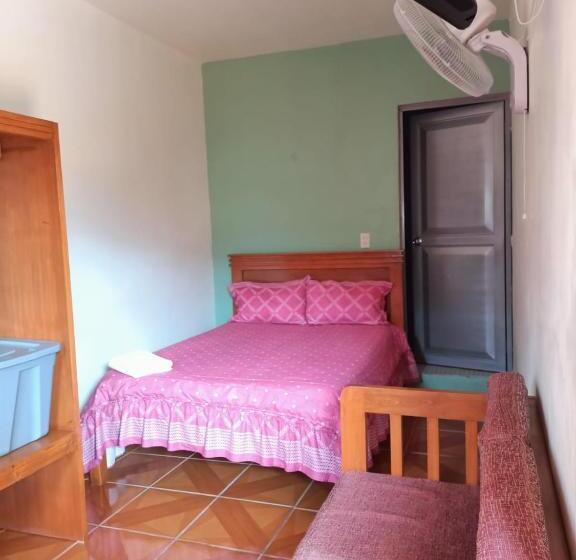 בית מלון כפרי John & Rose