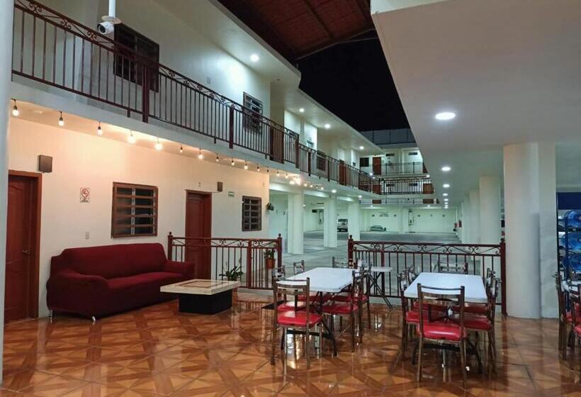 בית מלון כפרי John & Rose