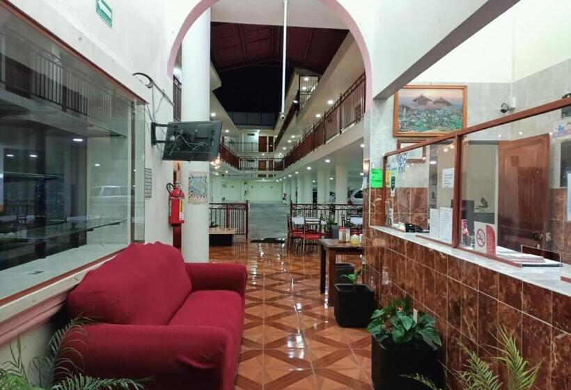 בית מלון כפרי John & Rose