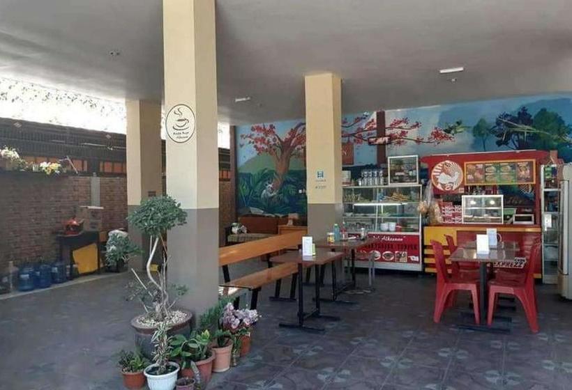 Отель Koolkost Near Sultan Hasanuddin Airport (minimum Stay 6 Nights)