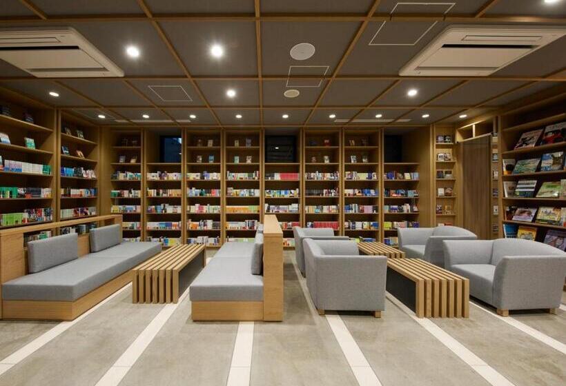 Lamp Light Books Hotel Sapporo