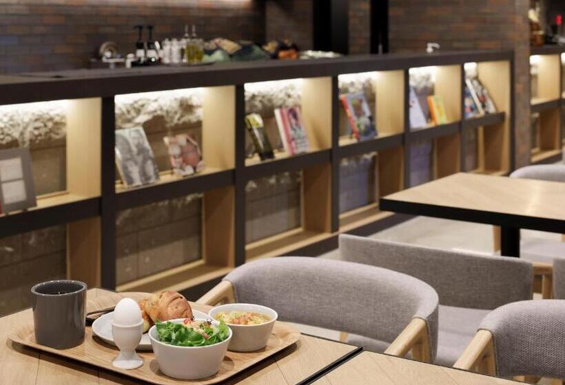 Lamp Light Books Hotel Sapporo