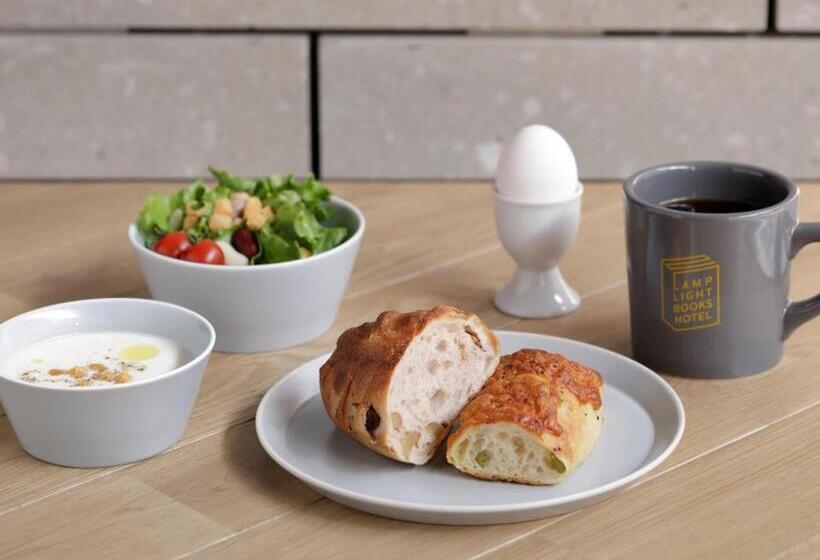 Lamp Light Books Hotel Sapporo