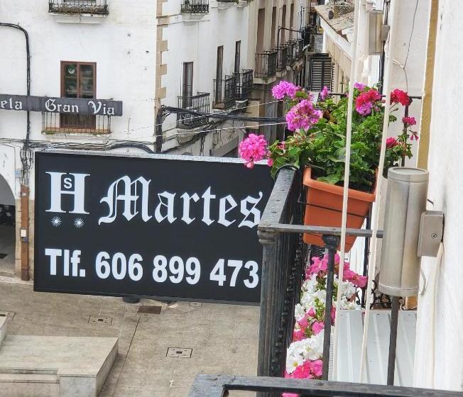 هتل Hostal Martes Cáceres Plaza Mayor   Tercer Piso Sin Ascensor