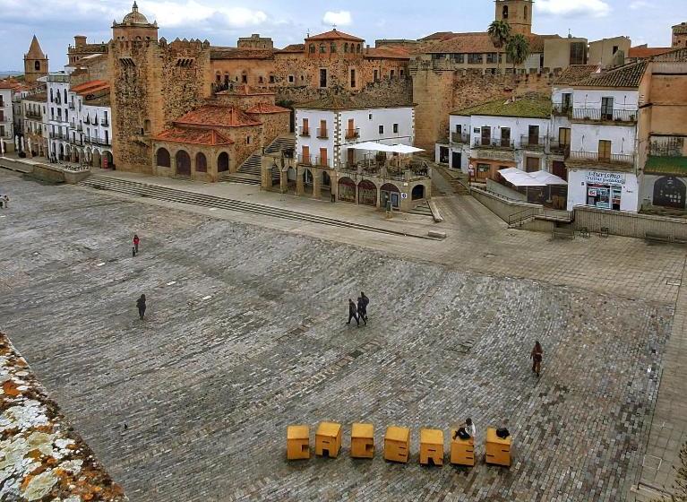 هتل Hostal Martes Cáceres Plaza Mayor   Tercer Piso Sin Ascensor